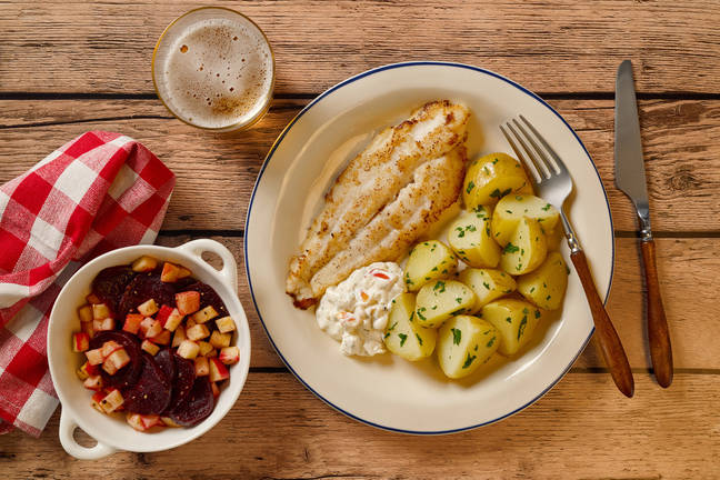 Fisch Hausmacher-Art mit Petersilien-Kartoffeln