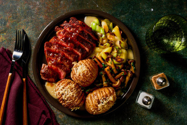 Hjortstek och hasselbackspotatis