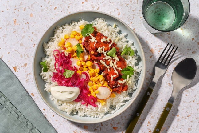 Bunte Burrito Bowl mit Bohnen & Radiesli-Salsa
