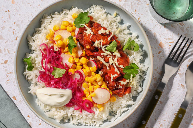 Bunte Burrito Bowl mit Bohnen & Radieschen-Salsa