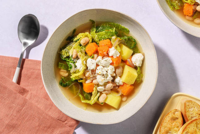 Minestra dell'orto alla verza, zucca e cannellini