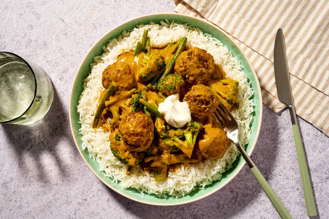 Fragrant Beef Meatball Curry & Garlic Rice 