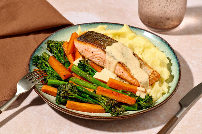 Seared Salmon & Peppery Hollandaise Sauce