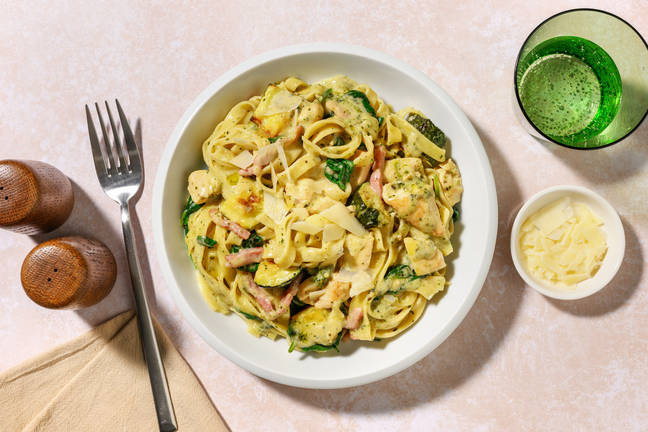 Creamy Chicken & Bacon Alfredo Fettuccine