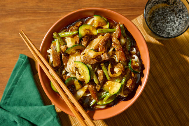 Chow Fun-Style BBQ Beef & Veggie Noodles