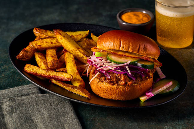 BBQ Beef Brisket & Cheddar Crisp Burger