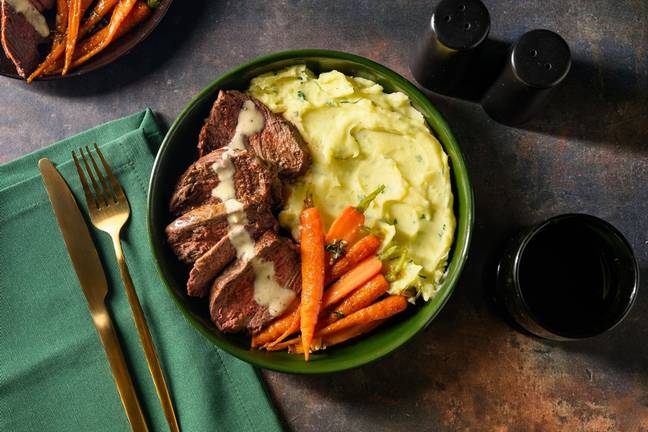 Rich Roast Beef & Creamy Pepper Sauce