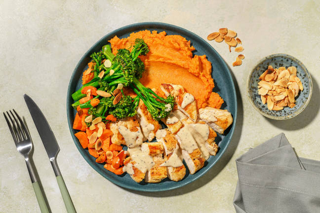 Golden Chicken & Creamy Pepper Sauce
