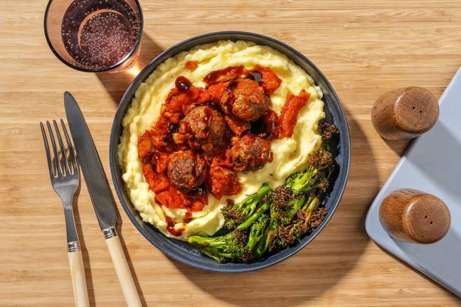 Kjøttboller i cajunkrydret tomatsaus