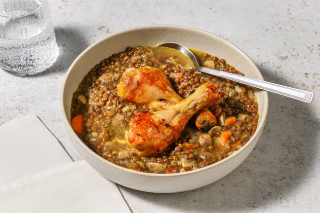 ¡Una olla! Guiso de jamoncitos de pollo con setas