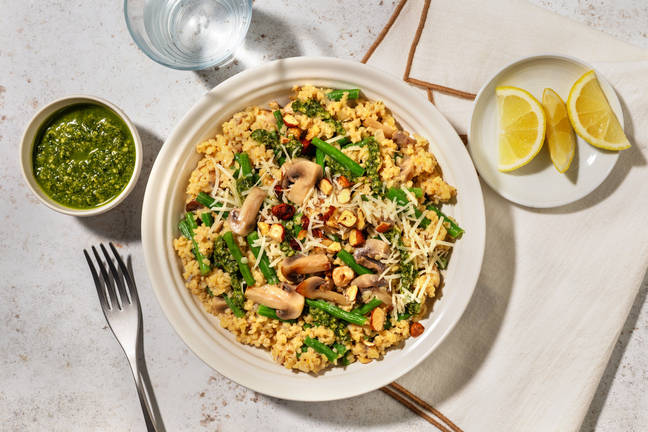 Risotto van bulgur met champignons, pecorino en basilicumcrème