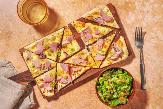 Flammkuchen mit Krustenschinken