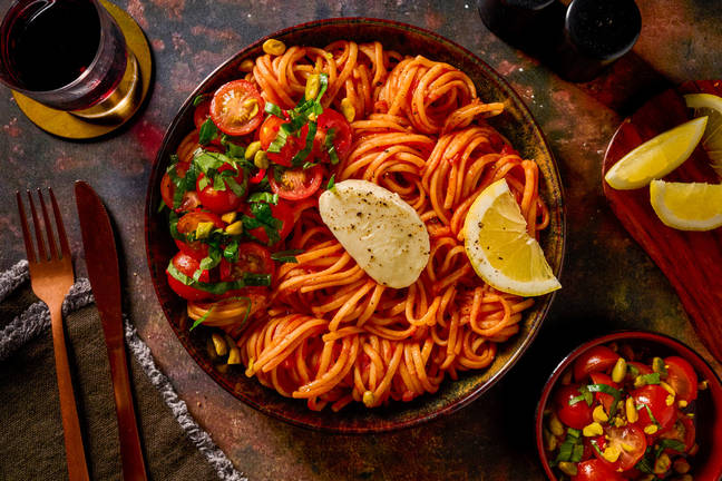 Pasta Bufala mit Pistazien und Kirschtomaten
