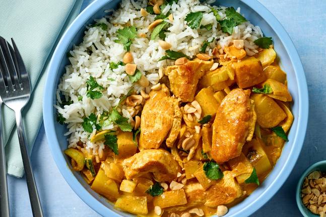 Cari de poulet et de pommes de terre au lait de coco et tamarin