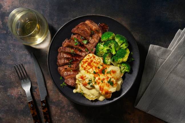 Feines Bio-Roastbeef mit Kartoffelgratin