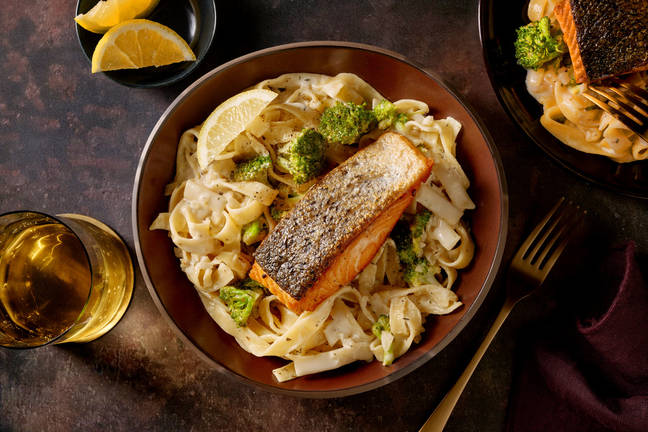 Fettuccine Salmone! Pasta mit Lachsfilet