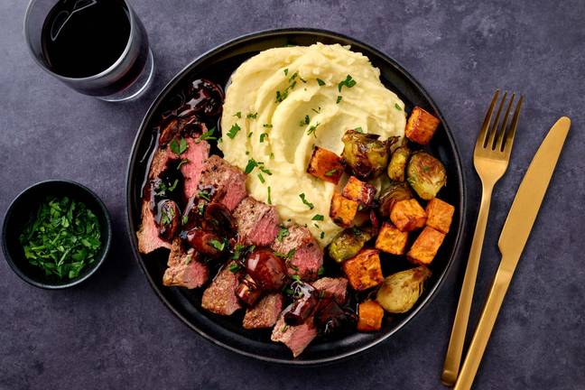 Garlic Ribeye and Mushroom-Thyme Sauce