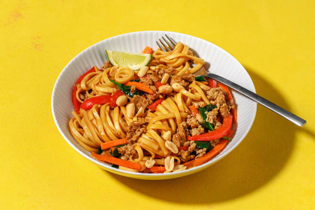 Rask nudelwok med kjøttdeig i miso- og hoisinsaus