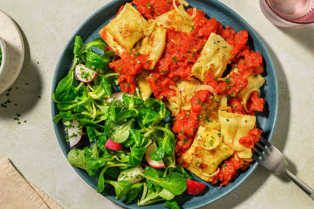 Veggie-Maultaschen mit Tomatensoße