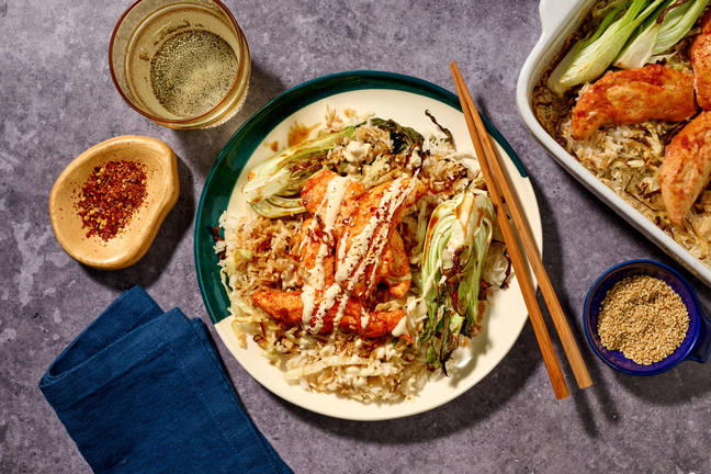 Ugnsbakad koreansk kyckling på risbädd