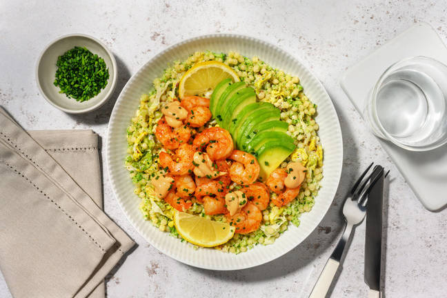 Garnalencocktailbowl met avocado, bieslook en citroen
