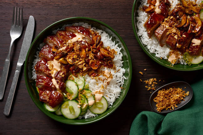 Pikante gochujang-steakbowl met kimchi-mayonaise