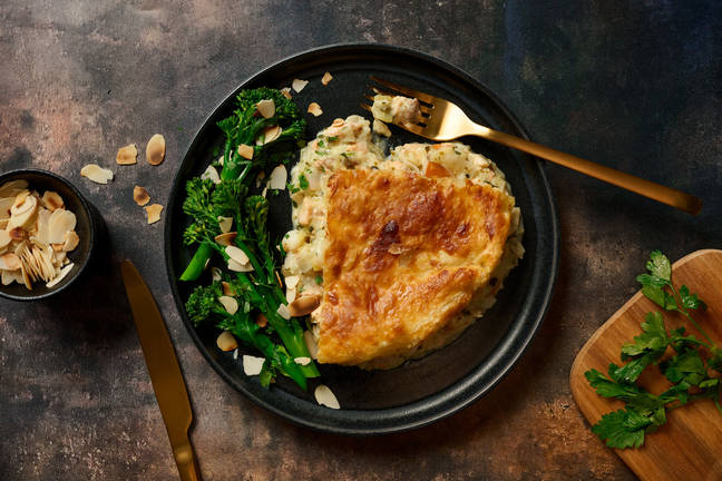 Tourte fondante au poisson, poireau & herbes fraîches