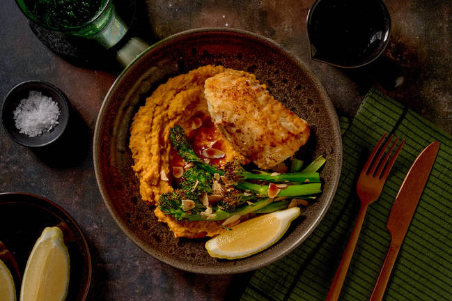 Filet de cabillaud à la meunière, beurre au gingembre & broccolini