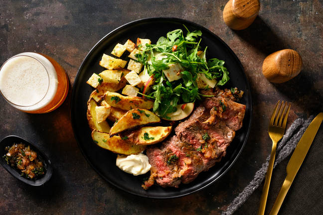 Stekt rumpstek och schalottenlökssmör