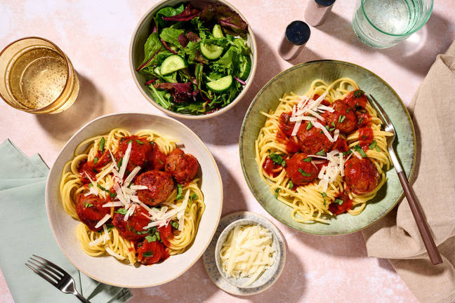 Spagetti och köttbullar i tomatsås