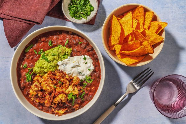 Cilaquiles-Style-Bowl mit zerbröseltem Tofu
