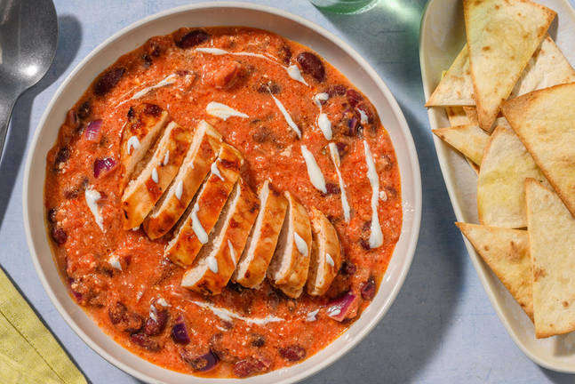 Suppe mit Hähnchen & selbstgemachten Tortilla-Chips