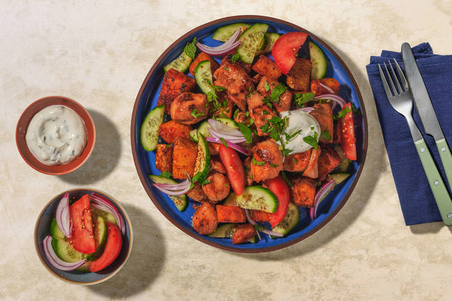 Kip met tandoori-aardappelen en yoghurtsaus