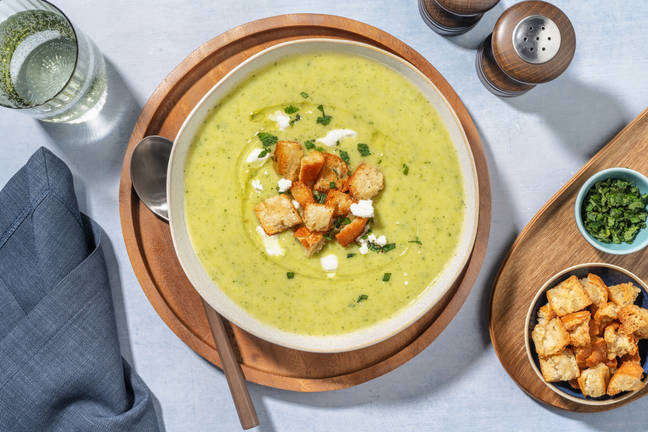 Velouté d'asperges, courgette & chèvre frais