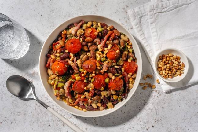 Bowl de haricots, lardons & crème de basilic