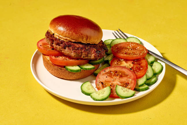 Burger de bœuf express & sauce à l’ail noir