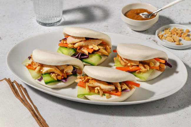 Snabblagad sataykyckling i bao-bröd