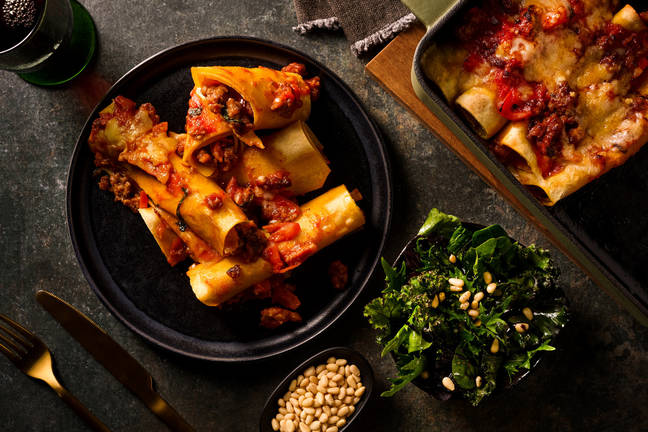 Ostegratinert kjøttdeig- og baconcannelloni