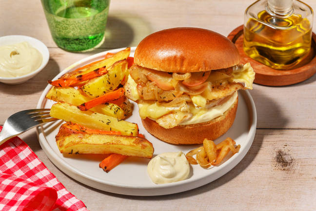 Burger normand au poulet & camembert fondant
