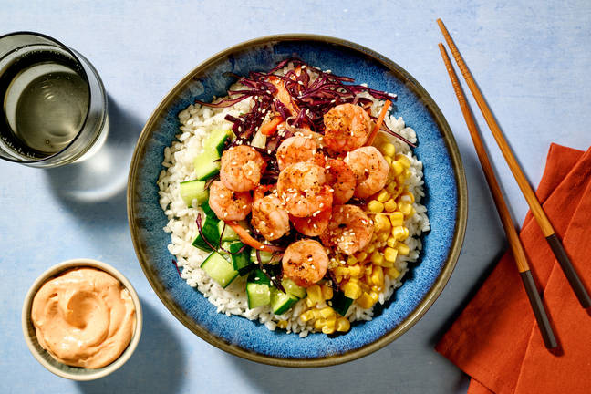 Garnelen Poké Bowl mit Sriracha-Mayo