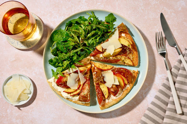 Tarte ensoleillée : nectarines & tomate côtelée