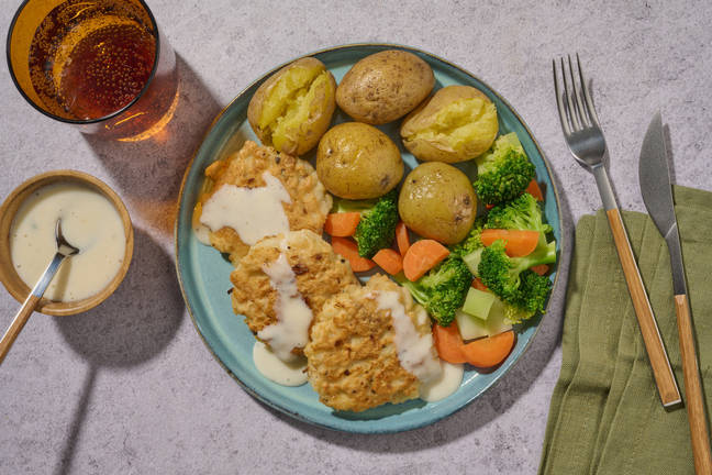 Hjemmelagde fiskekaker med hvit saus