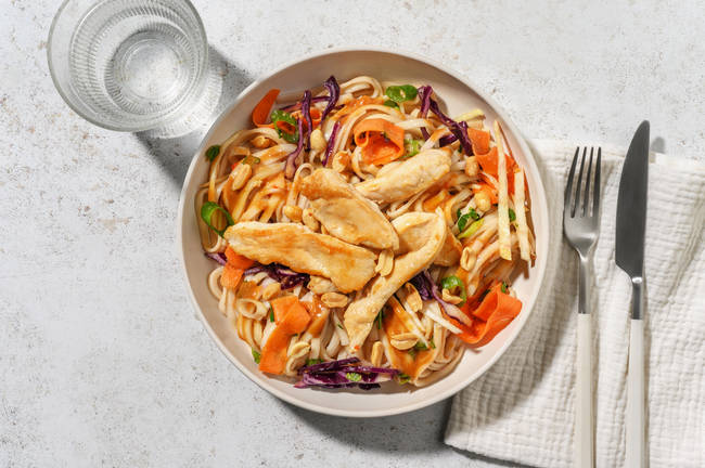 Snabblagad thailändsk kycklingsallad