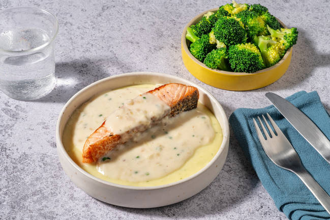Belgische klassieker: zalmfilet in bieslooksaus met zure room