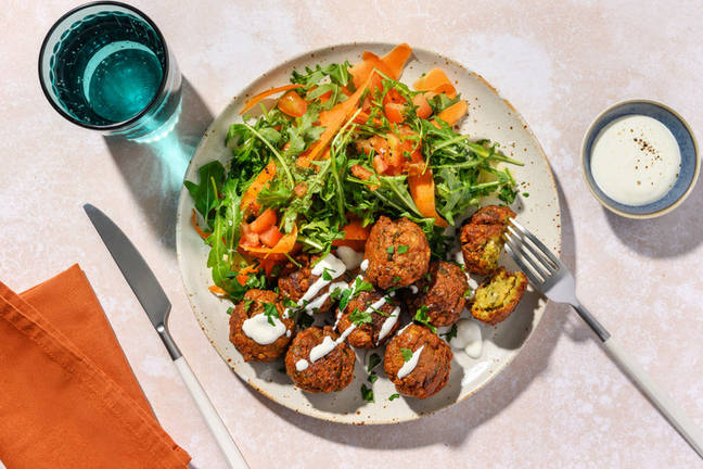 Falafel casero con salsa de yogur