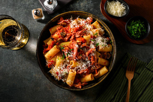 Rigatoni au confit de canard & champignons