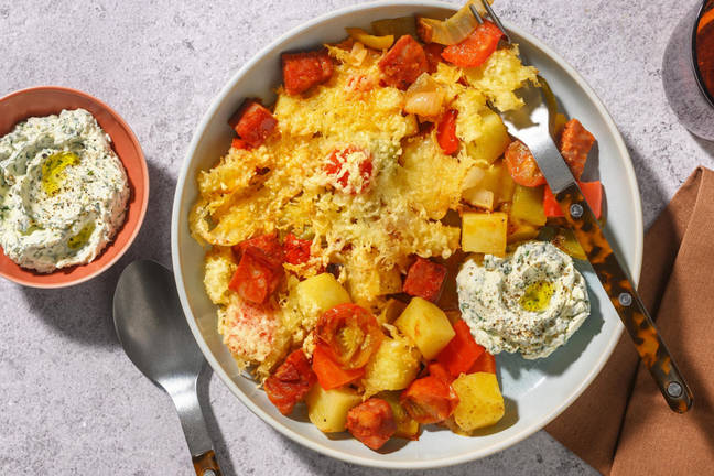 Pikanter Chorizo-Auflauf mit Kartoffeln & Käsekruste