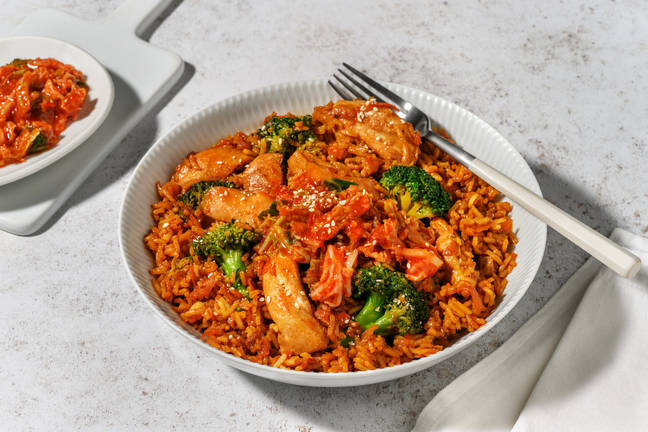 Poulet sauté en sauce et garniture kimchi