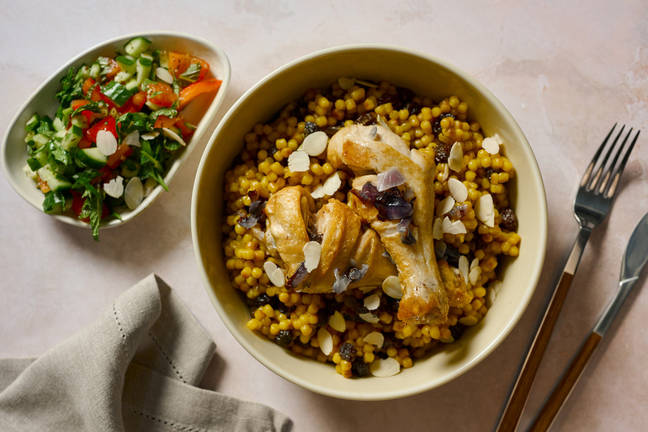 Kipdrumsticks met kerrieparelcouscous