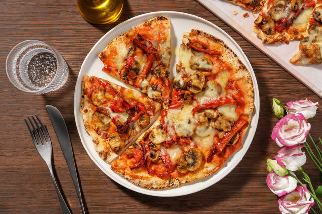 Flatbreadpizza's met champignons en paprika